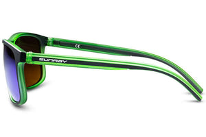 Greenframe Good looks and styling with no compromise on performance. Sleek, lightweight frame. Blue mirrored anti glare finish and internal amber polarised lenses. A larger lens front to cut out more light.The Greenframe are a great all rounder, suitable for 80% of your fishing situations.Anti glare, so great for everything from driving to fish spotting. A versatile piece of kit and Tom’s go to lens choice. Fit: Average to Large Head Size. Available with magnification in lower part of lens (lenses are deep